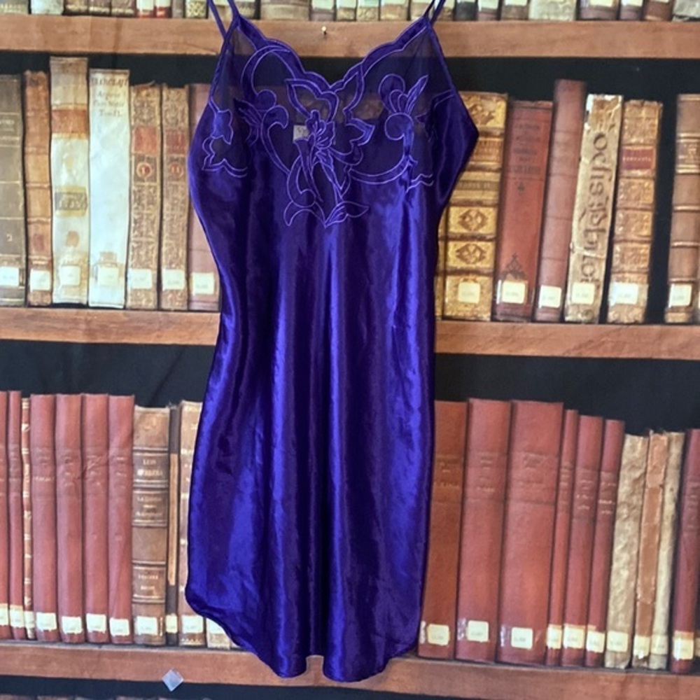 Vintage Victoria’s Secret Gold Label Purple Satin Floral Slip Nightgown P